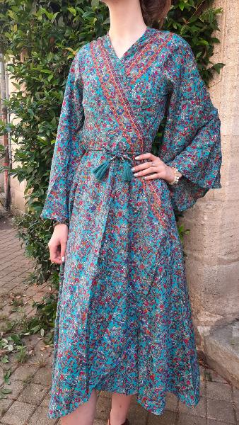 Robe cache cœur longue Turquoise motifs fleuris
