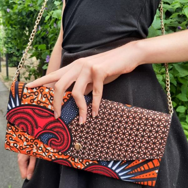 Sac à main chaine dorée motif géometrique rouge