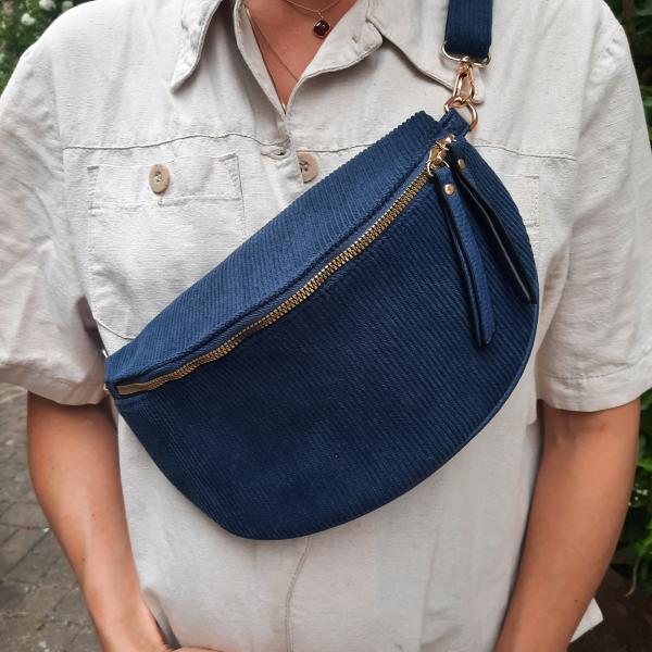 Sac banane simple velour cotelé bleu