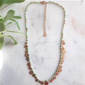 Collier perlé pierres sequins doré alternant vert clair
