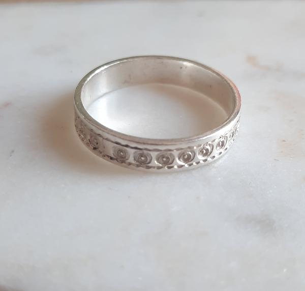 Anneau Touareg Argent Motifs Ronds – Bague Ethnique Taille 59