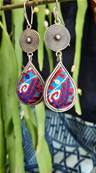 Boucles d'oreilles ethniques du Tibet goute brodée bleue