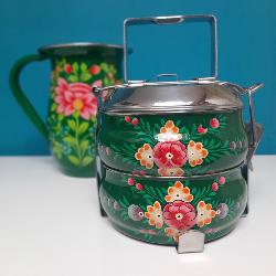 Lunch box verte Peinte à la Main - Un voyage culinaire en Inde