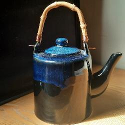 Théière en grès bleu émail réactif 0,75L – Artisanat unique