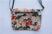 Sac à main japonais motif fleuri avec grue
