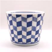 Tasse japonaise bleue et blanche motif carreaux 7cm