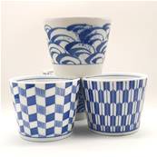 Tasse japonaise bleue et blanche motif arabesque 7cm