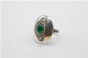 Bague touareg ronde ciselée agathe verte